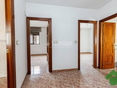 Venta Casa adosada Iznalloz. 140 m²