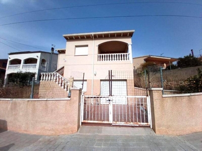 Venta Casa unifamiliar El Vendrell. Buen estado 90 m²