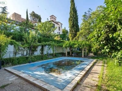 Venta Casa unifamiliar en de Alhacaba Granada. Con terraza 330 m²