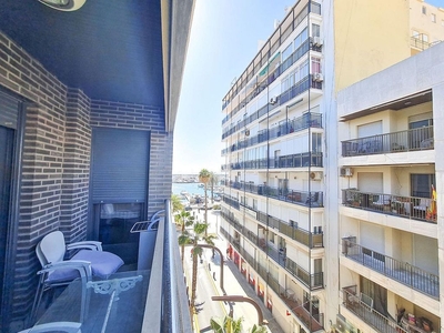 Venta de piso en calle Ramón Gallud de 3 habitaciones con terraza y balcón