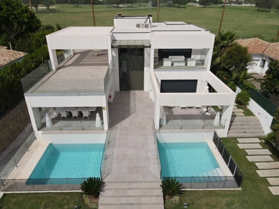 Villa moderna en primera linea de golf, Guadalmina Alta