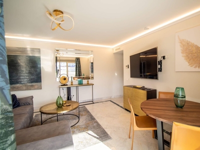 Apartamento en venta en Puerto Banus, Marbella, Málaga