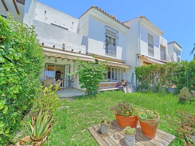 Casa en venta en Playa Bajadilla - Puertos, Marbella, Málaga