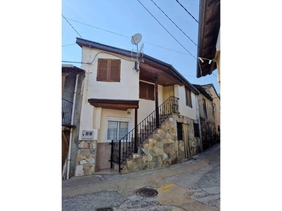 Venta Casa rústica en Calle Da Fonte A Rúa. Buen estado 92 m²