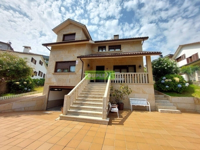 Venta Chalet Poio. Con terraza 307 m²