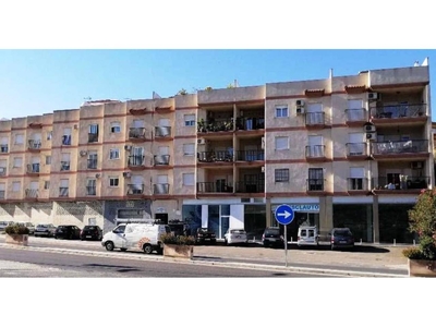 Venta Piso Loja. Piso de tres habitaciones en Avenida ANDALUCIA 44. Buen estado primera planta con terraza