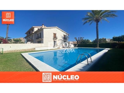 Casa adosada en venta en Calle del Maestro Bonafonte