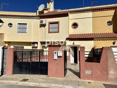 Casa adosada en venta en Calle Flamenco Rosa