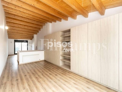 Casa en venta en Carrer del Montseny, cerca de Carrer de Sant Miquel