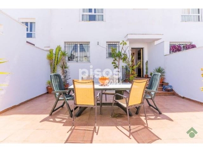 Casa pareada en venta en Conil de la Frontera