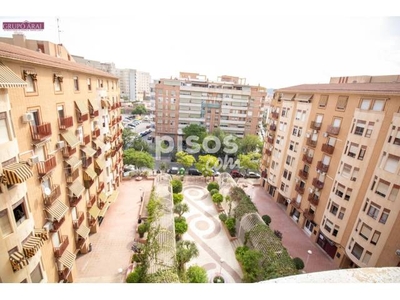 Piso en venta en Avenida del Pintor Baeza, 5