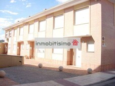 Venta Casa adosada en Calle Cristina Alberdi 10 El Burgo de Ebro. Plaza de aparcamiento 235 m²