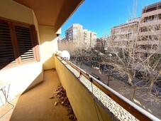 Venta de piso en Orihuela ciudad de 4 habitaciones con balcón y ascensor
