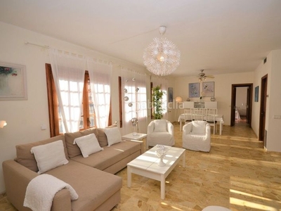 Alquiler piso en el centro, muy amplio y luminoso en Sant Feliu de Guíxols