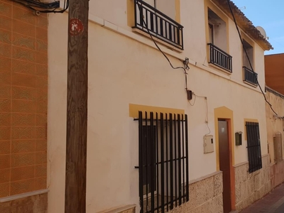 Chalet independiente con terreno en venta en la ' Lorca