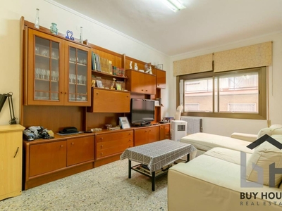 Venta Piso Barcelona. Piso de tres habitaciones