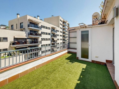 Venta Piso Barcelona. Piso de tres habitaciones en Parcerisa. Quinta planta con terraza