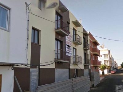 Venta Piso en Calle Miguel Calcerrada 33. Arona. Buen estado primera planta