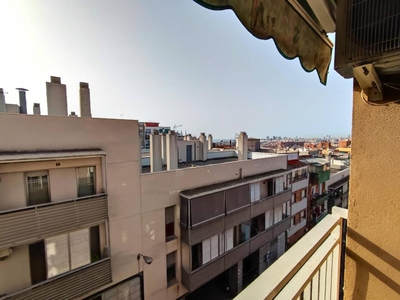 Venta Piso en Carrer de L'estadi. Badalona. Tercera planta con balcón calefacción central