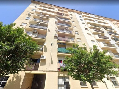 Venta Piso Huelva. Piso de cuatro habitaciones Octava planta con balcón