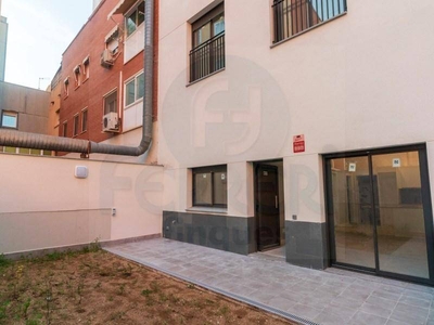 Venta Piso L'Hospitalet de Llobregat. Piso de tres habitaciones Nuevo planta baja
