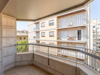 Venta Piso Palma de Mallorca. Piso de cuatro habitaciones Cuarta planta con terraza