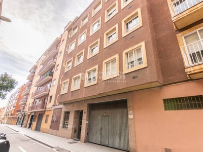 Venta Piso Salamanca. Piso de tres habitaciones Segunda planta plaza de aparcamiento con balcón calefacción individual