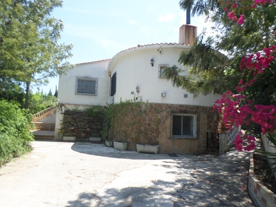 Villa con terreno en venta en la Avinguda d'Alacant' Denia
