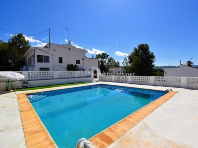 Villa en venta en Alzira