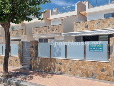 Villa en venta en Los Alcázares