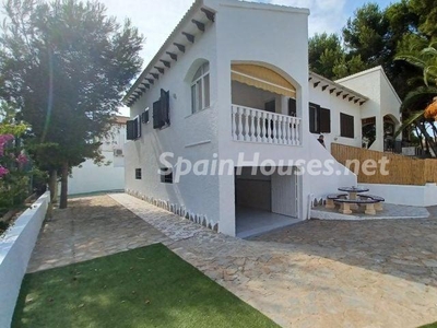 Villa independiente en venta en Torrevieja