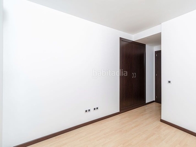 Alquiler piso en hoyos 8 -10 piso con 2 habitaciones con ascensor en Paracuellos de Jarama