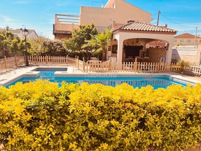Chalet con 4 habitaciones con piscina en Roda de Barà