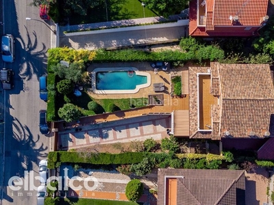Chalet en isaac albeniz 52 chalet independiente , con 326 m2, 3 habitaciones y 3 baños, piscina, 2 plazas de garaje, trastero, amueblado, aire acondicionado y calefacción central de gasoil. en Tarragona