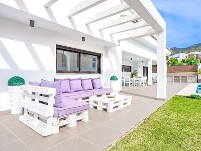 Chalet villa independiente de 5 dormitorios en Montealto - Monterrey Benalmádena