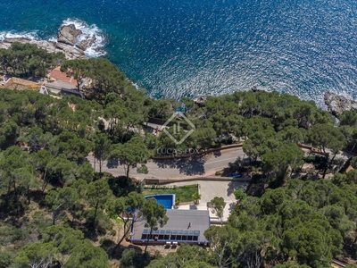 Propiedad de estilo moderno con vistas del mar en venta en la Costa Brava