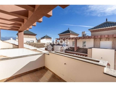 Casa adosada en venta en Avenida Rafael Leyva Loro