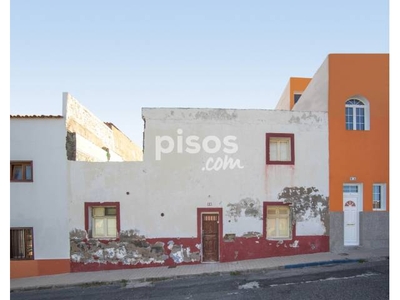 Casa adosada en venta en Calle Doña Perfecta, 6