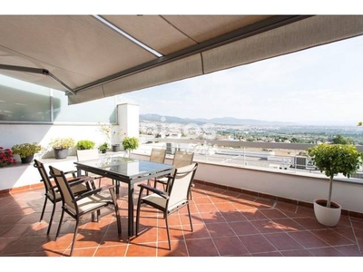 Casa adosada en venta en Granada