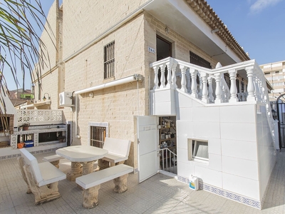 Casa en venta en Los Europeos, Torrevieja, Alicante