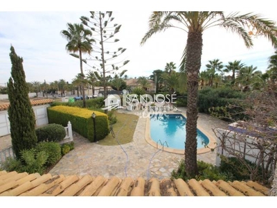 Chalet en venta en Cabo Roig