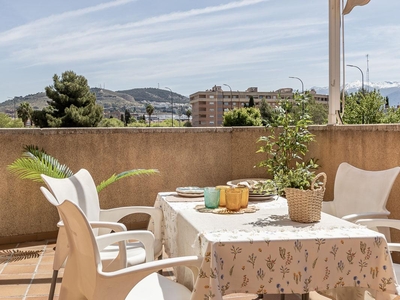 Piso en venta. Magnífico piso todo exterior con terraza de 38 m² muy soleada durante todo el día y piscina comunitaria. No te lo pierdas!!!