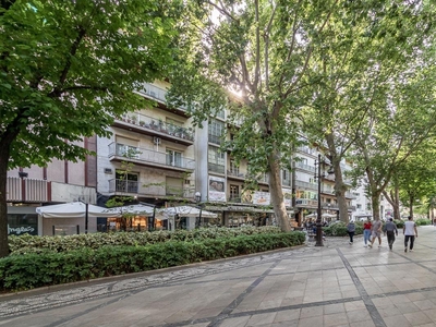 Venta de piso con terraza en Centro (Granada), Centro