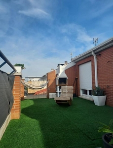 Alquiler de ático en Centro - Palencia de 1 habitación con terraza y muebles