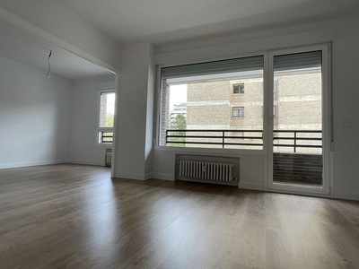 Alquiler de piso en avenida De Sancho El Fuerte de 2 habitaciones con terraza y garaje