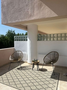 Alquiler de piso en calle Del Mulhacén de 2 habitaciones con terraza y piscina