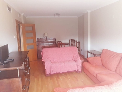 Alquiler de piso en calle Vicente Beltrán Grimal de 2 habitaciones con garaje y muebles