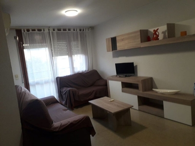 Alquiler de piso en Joc de la Bola - Camps d'Esports - Ciutat Jardí - Montcada de 4 habitaciones con muebles y calefacción