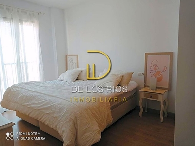 Alquiler de piso en La Goleta - San Felipe Neri de 2 habitaciones con terraza y garaje