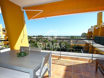 Alquiler de piso en Vistahermosa - Fuentebravía de 3 habitaciones con terraza y piscina